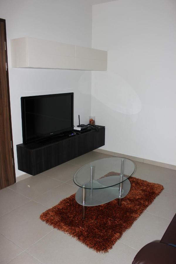 Sunny 2 Bedroom, 2 Bathrooms, Seaside Apt. Sliema Exterior photo